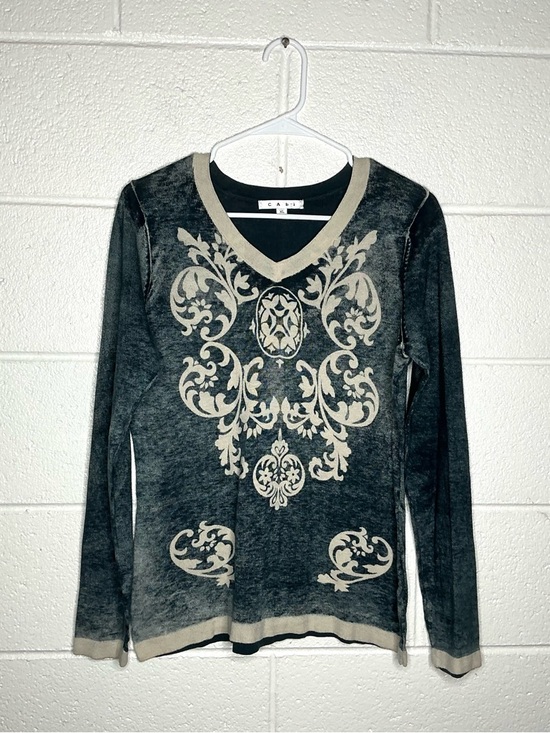 CAbi Tops - < CAbi Long Sleeve V-Neck Mineral Wash Top With Cream Pattern >